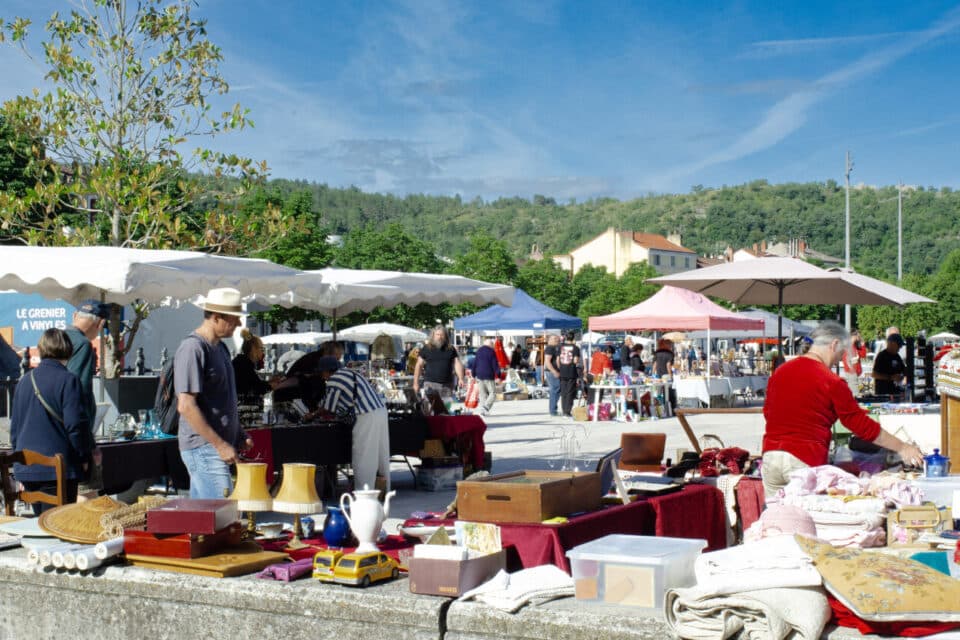 Brocantes et vide-greniers dans le Pas-de-Calais : l'agenda complet du week-end des 20 et 21 juin